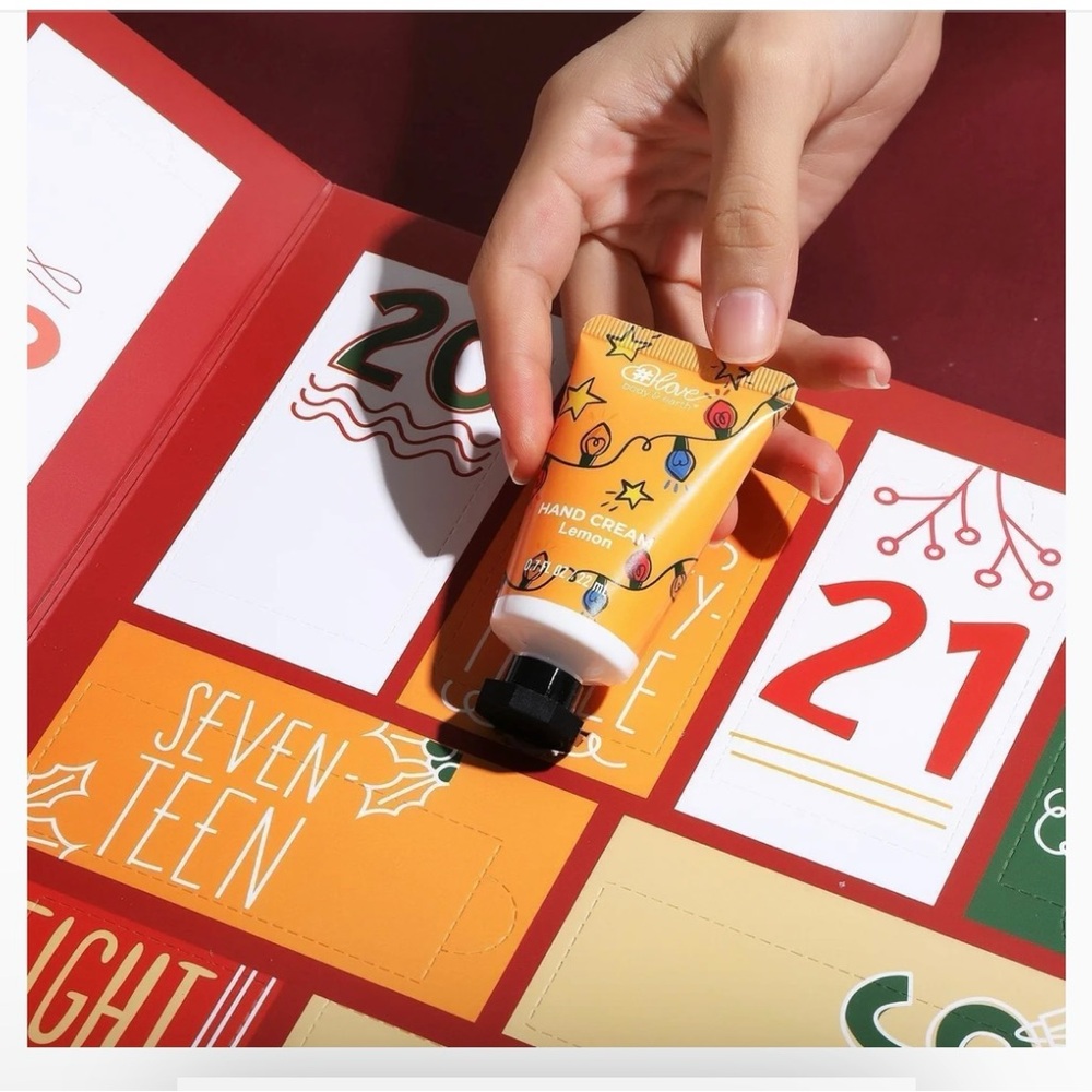 Body & Earth Advent Calendar 24 pc set. - Picture 8 of 10